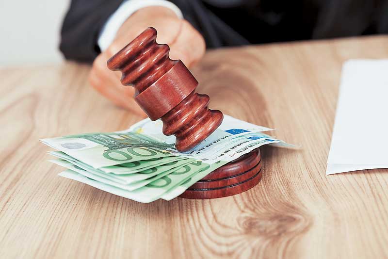 “Καμπάνες” σε παράνομα καταστήματα στη Ζάκυνθο