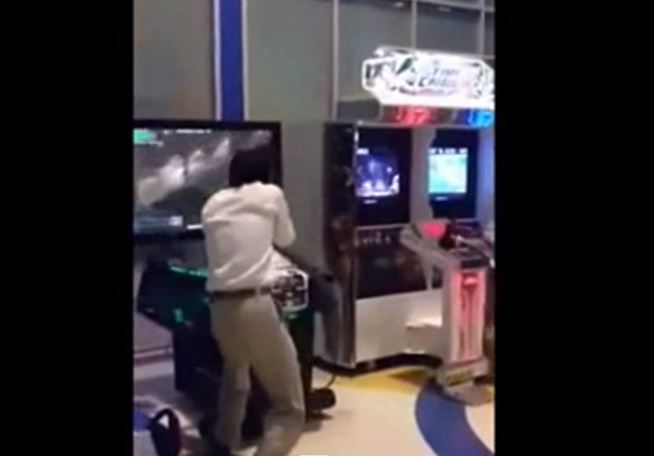 Ο “απόλυτος” video gamer – ΒΙΝΤΕΟ