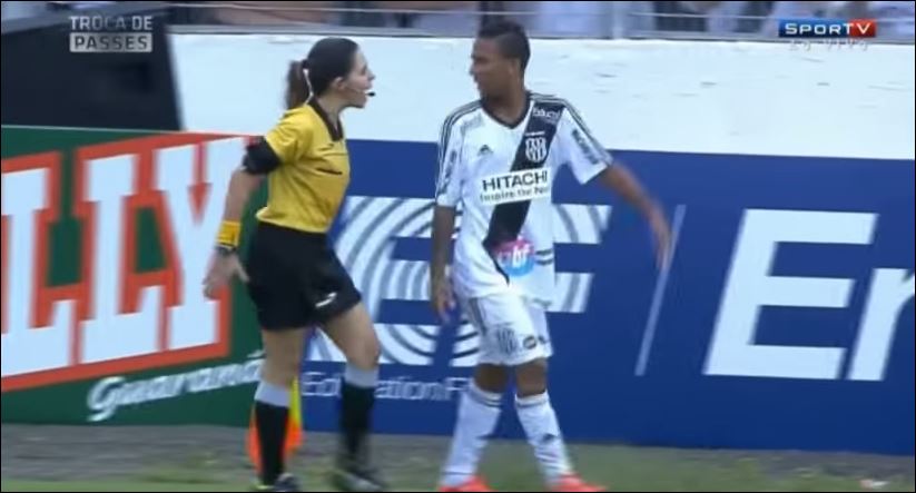 Η επόπτης που δεν σηκώνει διαμαρτυρίες – ΒΙΝΤΕΟ