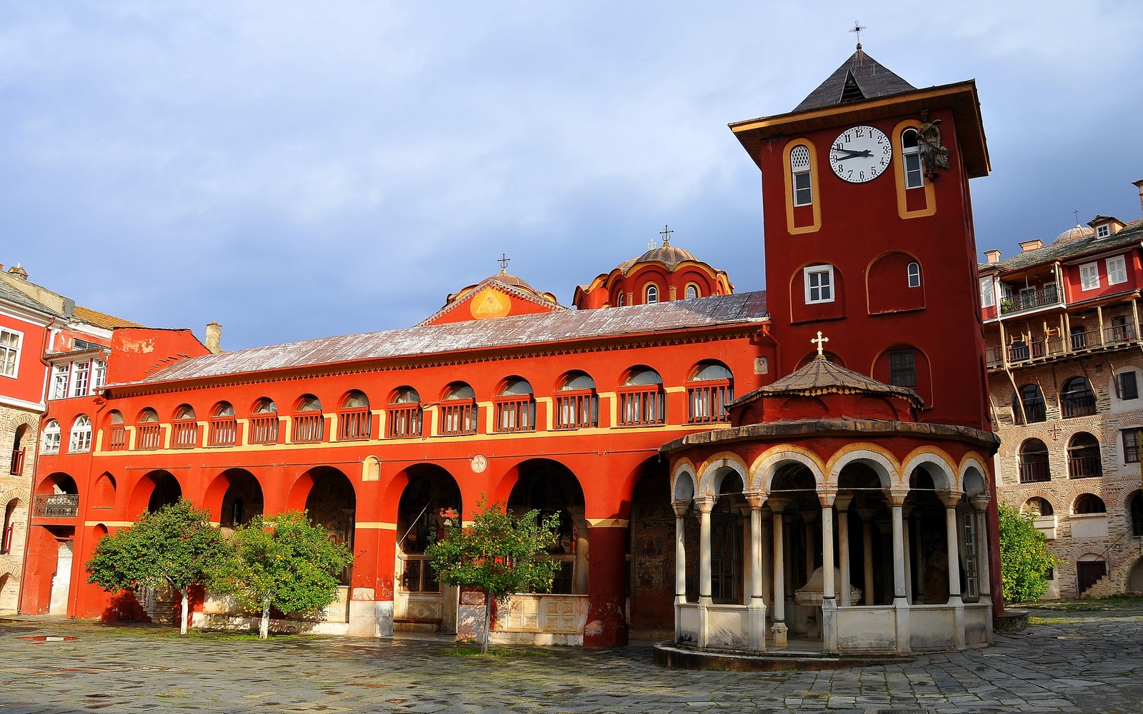 Αρχίζει σήμερα η δίκη για το Βατοπαίδι