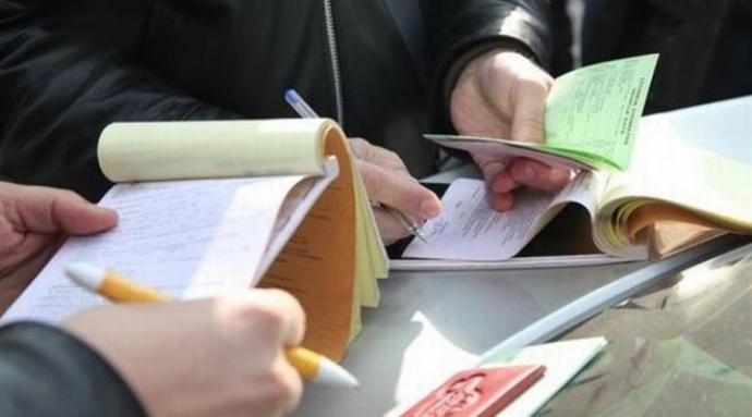 Μπλοκάκια: Ποιοι υπάγονται υποχρεωτικά στον ΟΑΕΕ και ποιοι όχι