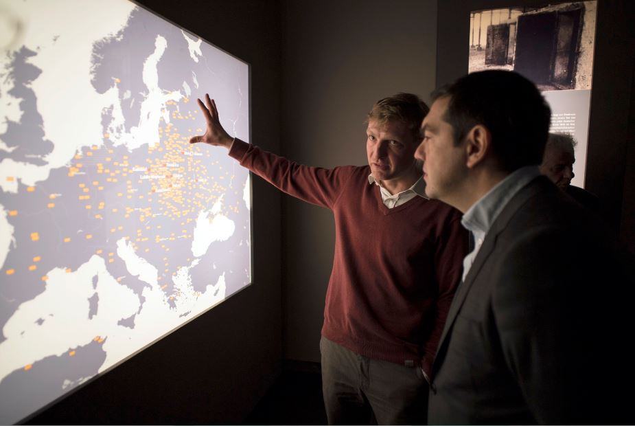 Ο Τσίπρας στο Μνημείο του Ολοκαυτώματος – ΦΩΤΟ