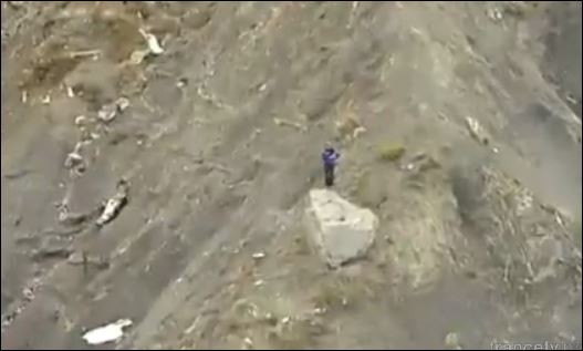 Εικόνες – σοκ από το σημείο που συνετρίβη το Airbus – ΒΙΝΤΕΟ