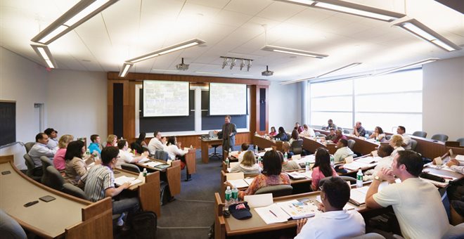 Λιγότεροι εισακτέοι στις σχολές