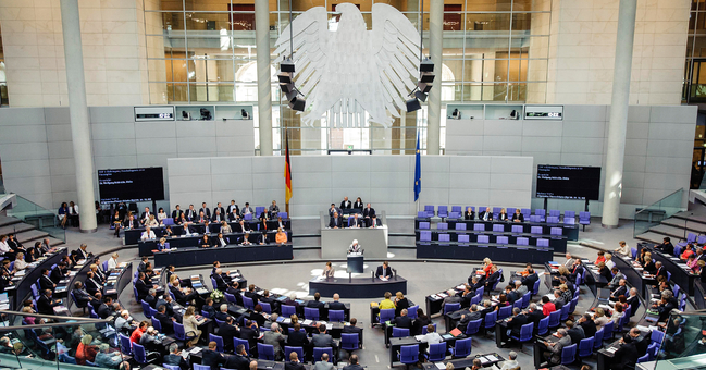 “Εμφύλιος” στη γερμανική βουλή για την Ελλάδα