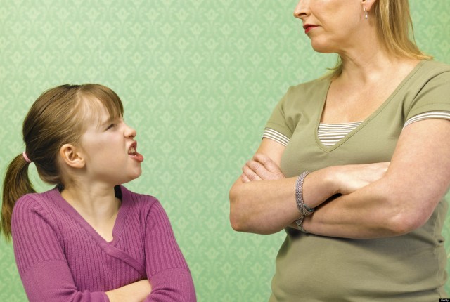 Αυθάδεια: Τι να κάνεις όταν το παιδί αντιμιλάει