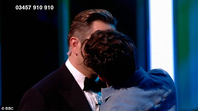 Ο Ορλάντο Μπλουμ φίλησε στον “αέρα” τον Ντέιβιντ Ουίλιαμς – ΒΙΝΤΕΟ- ΦΩΤΟ