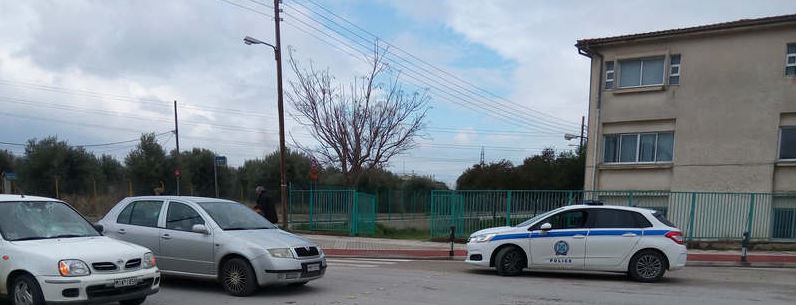 Αυτοκίνητο παρέσυρε μαθητή έξω από το σχολείο του – ΦΩΤΟ