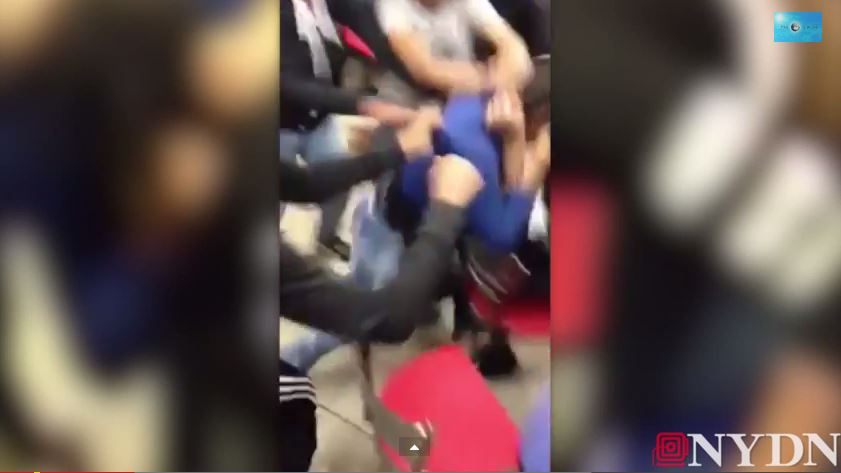 Ανήλικα κορίτσια χτυπoύν αλύπητα μαθήτρια – ΒΙΝΤΕΟ