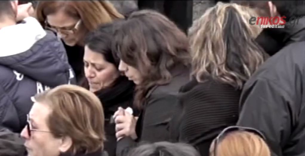 Σε λυγμούς ξέσπασε η μητέρα του Γιακουμάκη – ΒΙΝΤΕΟ