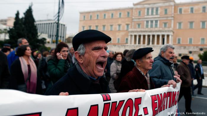 DW: Οι φτωχότεροι Έλληνες επιβαρύνθηκαν φορολογικά κατά 337%
