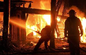 Τρίκαλα – Σπίτι στις φλόγες