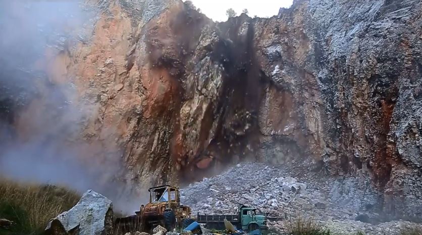 Kατολίσθηση στο νταμάρι της Παγανής – ΒΙΝΤΕΟ