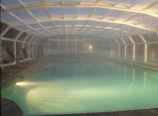 Νεκρός σε πάρτι… οργίων με θέμα τον Τζέιμς Μποντ – ΦΩΤΟ, ΒΙΝΤΕΟ