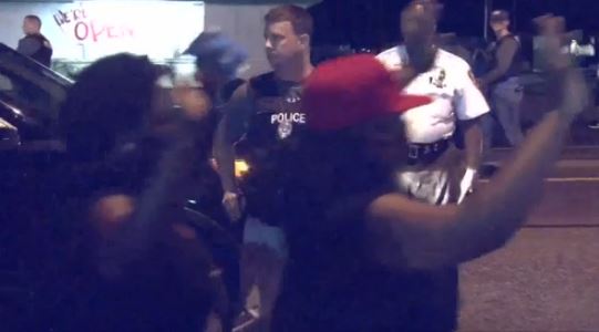 Φέργκιουσον- “Καμπάνες” κατά αστυνομικών για ρατσισμό