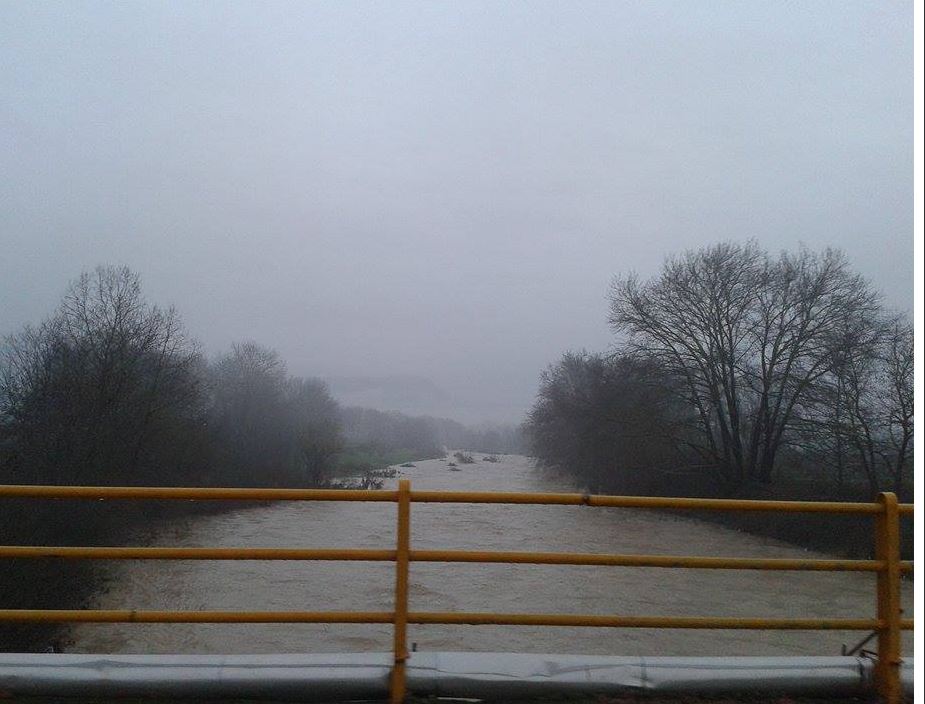 Φούσκωσε ο Πηνειός – ΦΩΤΟ