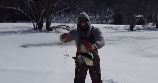 Ψάρεψε μια… πάπια – ΒΙΝΤΕΟ