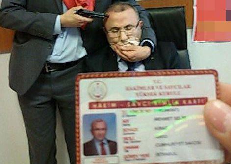 Το πιστόλι στον κρόταφο του εισαγγελέα – ΦΩΤΟ