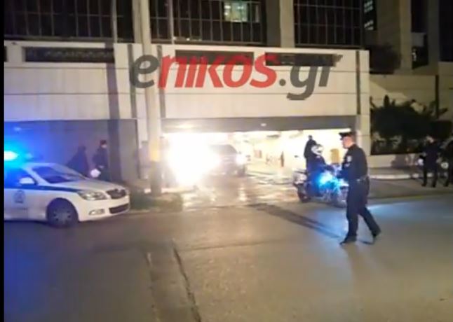 Η μεταγωγή της Αγγελικής από το Εφετείο στη ΓΑΔΑ – ΒΙΝΤΕΟ