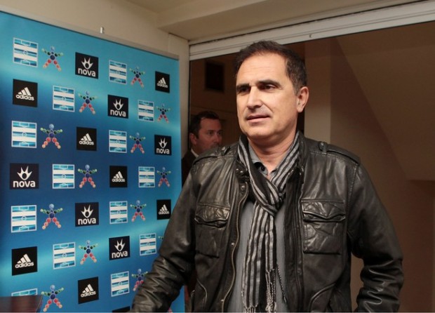 Μποροβήλος: Διακοπή του αγώνα με την πρώτη φωτοβολίδα – ΒΙΝΤΕΟ