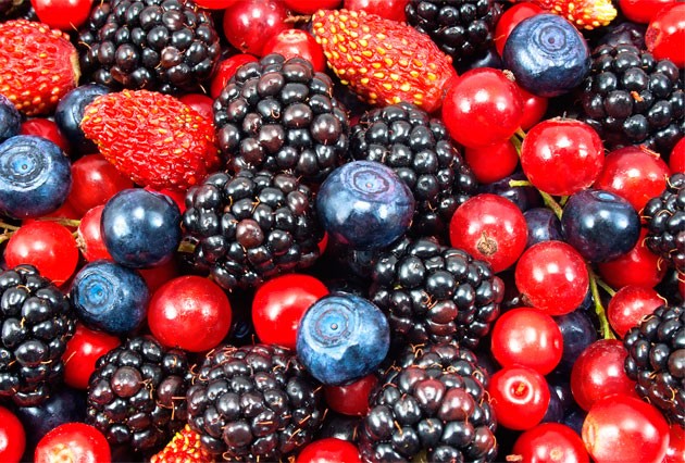 Καπνίζεις; Αποτοξίνωσε τους πνεύμονες με αυτές τις τροφές