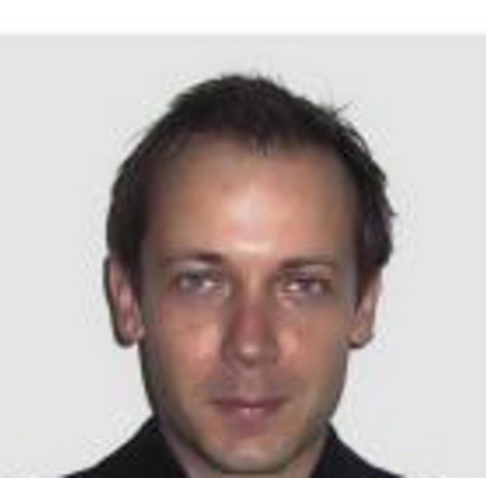 Αστυνομία έξω από το σπίτι του συγκυβερνήτη – ΦΩΤΟ