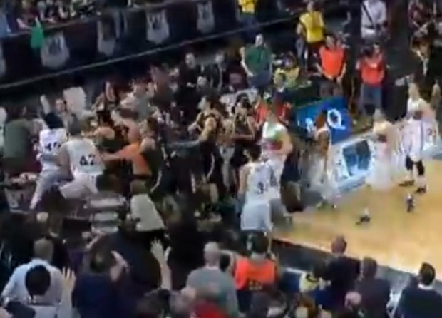 Ξύλο και 15 αποβολές στο ντέρμπι των Βάσκων – ΒΙΝΤΕΟ