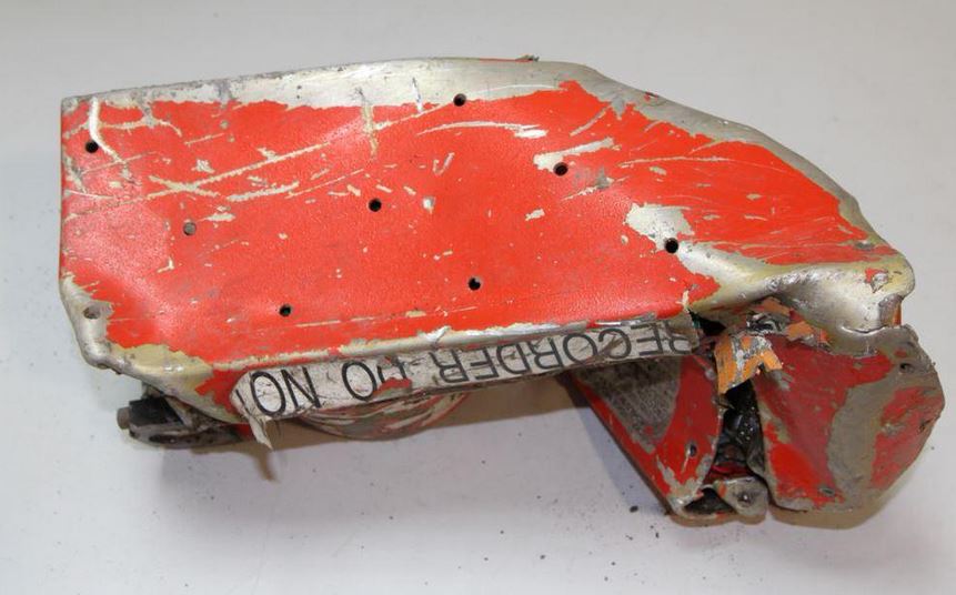 Νέα ΦΩΤΟ από το μαύρο κουτί με τις συνομιλίες στο πιλοτήριο