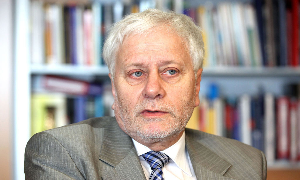 “Έσοδα έως 15 δισ. αν φορολογηθούν οι καταθέσεις στην Ελβετία”