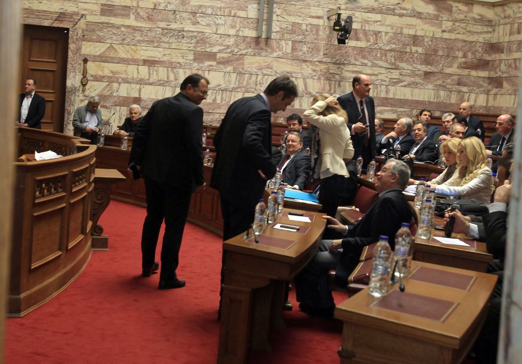 Τα “πηγαδάκια” από τη συνεδρίαση της ΝΔ – ΦΩΤΟ