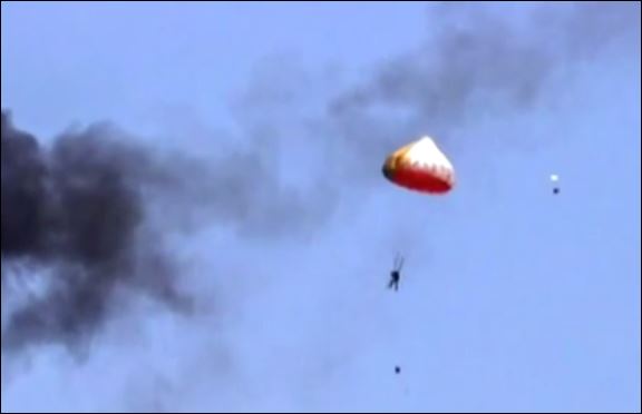 Σύγκρουση αεροσκαφών στον αέρα – ΒΙΝΤΕΟ