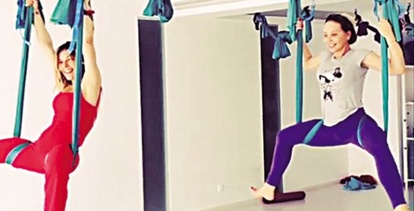 Στη Θεσσαλονίκη για yoga η Ορνέλα Μούτι με την κόρη της – ΦΩΤΟ