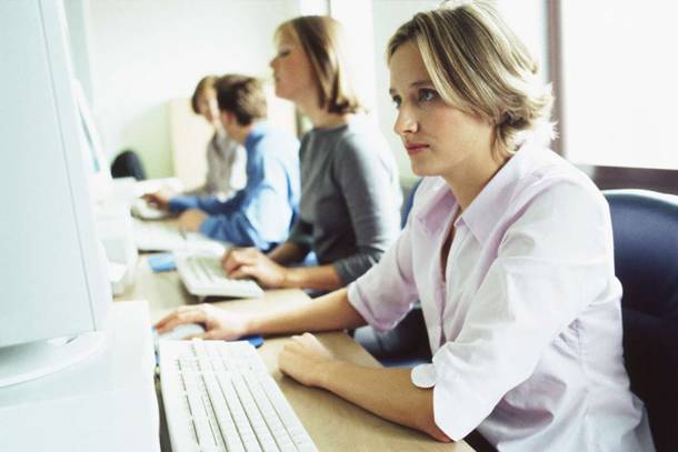 Ευνοϊκοί όροι για έξοδο των γυναικών στη σύνταξη