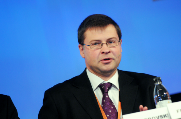 Ντομπρόβσκις: Δεν αναμένεται απόφαση στο σημερινό Eurogroup