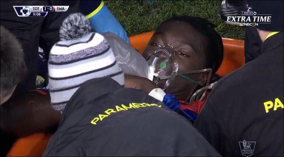 Κατέρρευσε ο Γκομίς στον αγωνιστικό χώρο – ΦΩΤΟ