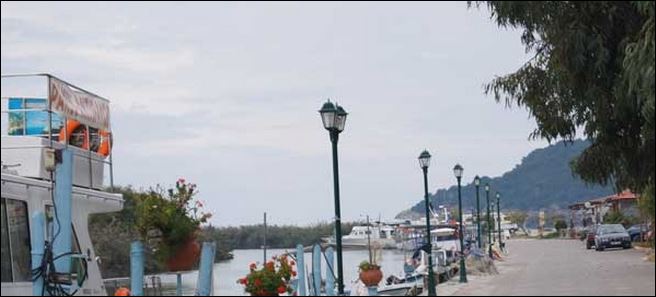 Αυτοκίνητο έπεσε στον ποταμό Αχέροντα