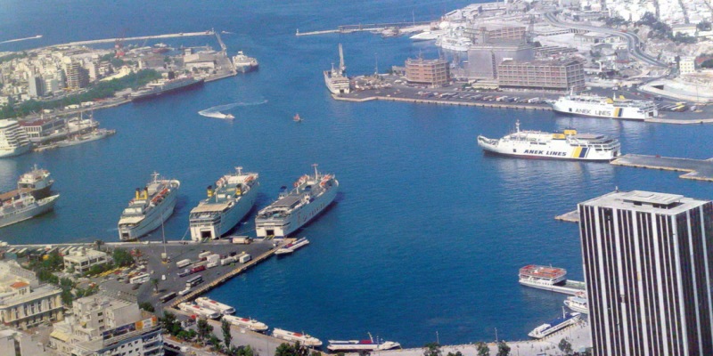 Mηχανική βλάβη σε ιπτάμενο δελφίνι με 121 άτομα