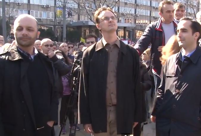 Κρύο ντουζ για τον Σέρβο υπουργό Παιδείας – ΒΙΝΤΕΟ