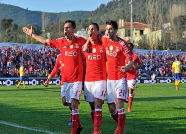 “Τριάρα” με ανατροπή η Μπενφίκα