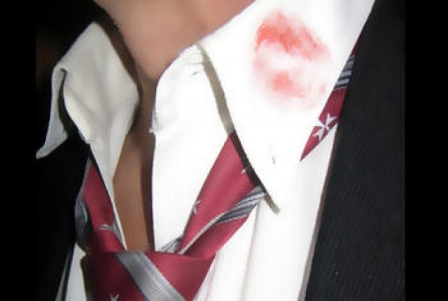 Οι πρώτες ενδείξεις της απιστίας