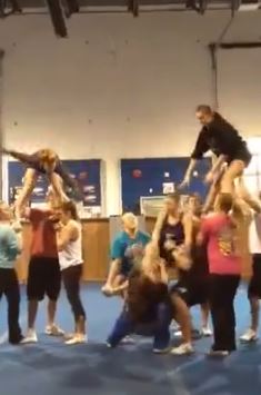 Ατύχημα σε προπόνηση μαζορετών – ΒΙΝΤΕΟ