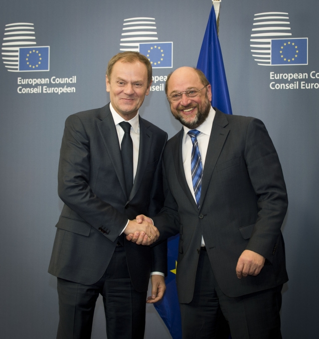 Ο Σουλτς “καρφώνει” τον Τουσκ που δεν προσκλήθηκε στη συνάντηση για την Ελλάδα