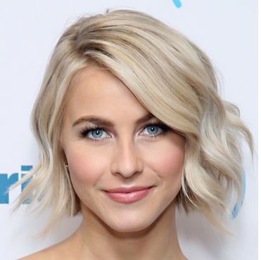 Τι χρώμα να βάψουμε τα μαλλιά μας φέτος την άνοιξη;