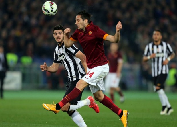 Όρθια με… λάθος η “κυρία” στη Ρώμη – ΒΙΝΤΕΟ