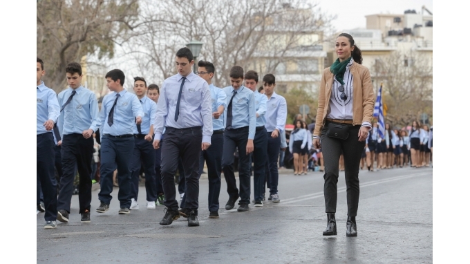 Οι καθηγήτριες που έκλεψαν την παράσταση στην παρέλαση – ΦΩΤΟ