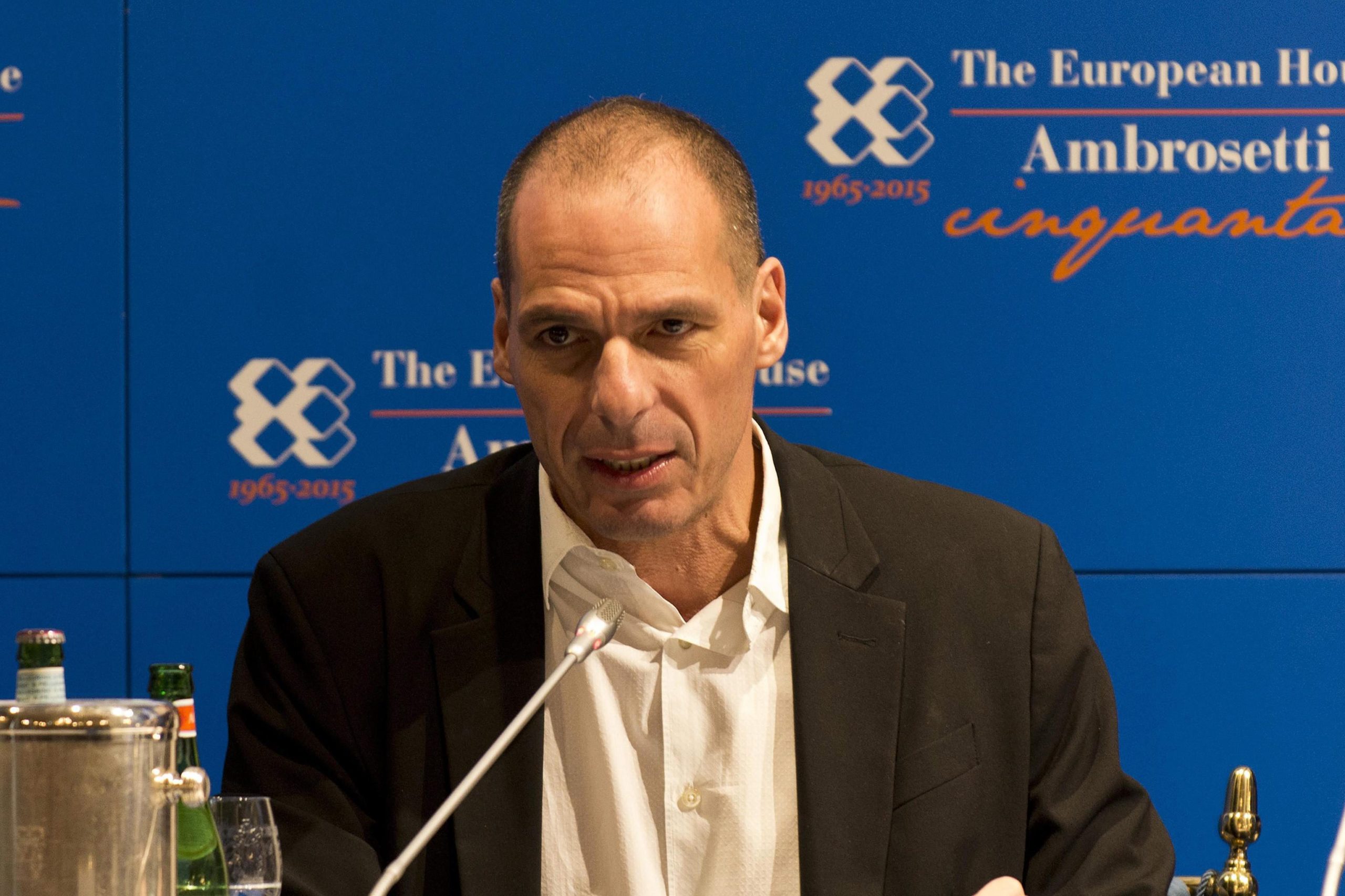 Εναλλακτική πρόταση ποσοτικής χαλάρωσης από τον Βαρουφάκη