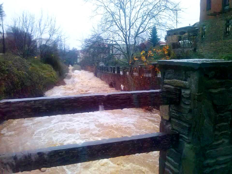 Χαλκιδική- Προβλήματα στους δρόμους από την κακοκαιρία