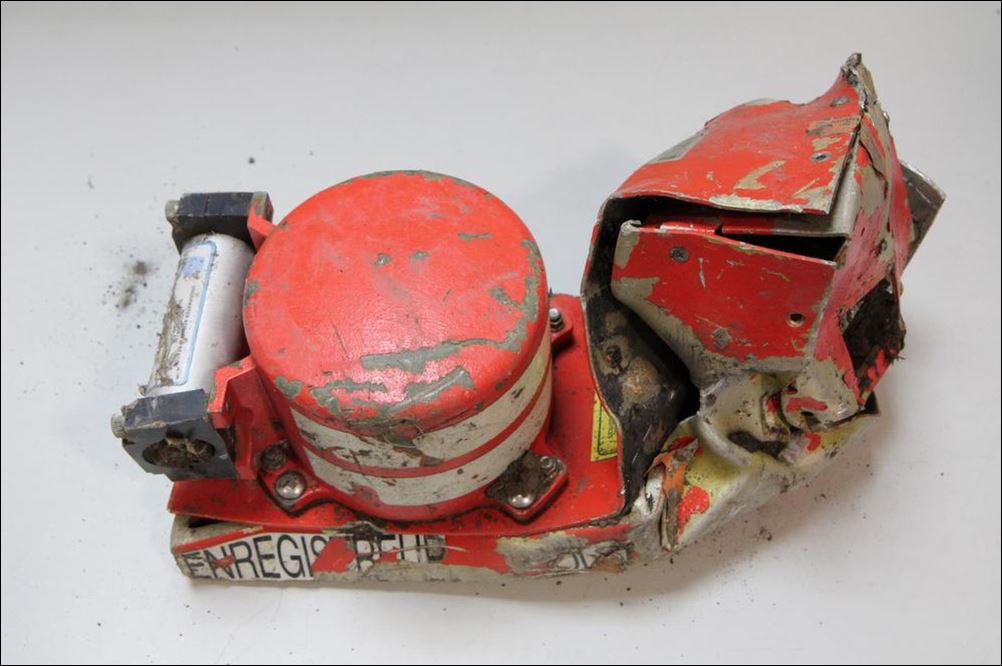 Αυτό είναι το μαύρο κουτί με τις συνομιλίες των πιλότων – ΦΩΤΟ