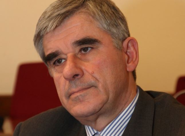 Ο Νικολούδης για την αποστολή εμβασμάτων στο εξωτερικό από πολιτικά πρόσωπα