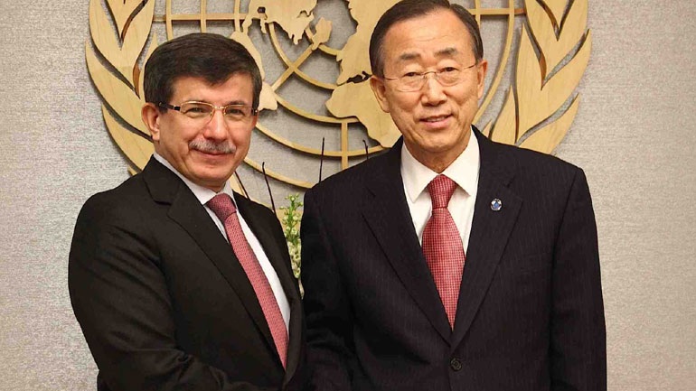 Λύση από τον Κι-μουν για το Κυπριακό ζήτησε ο Νταβούτογλου